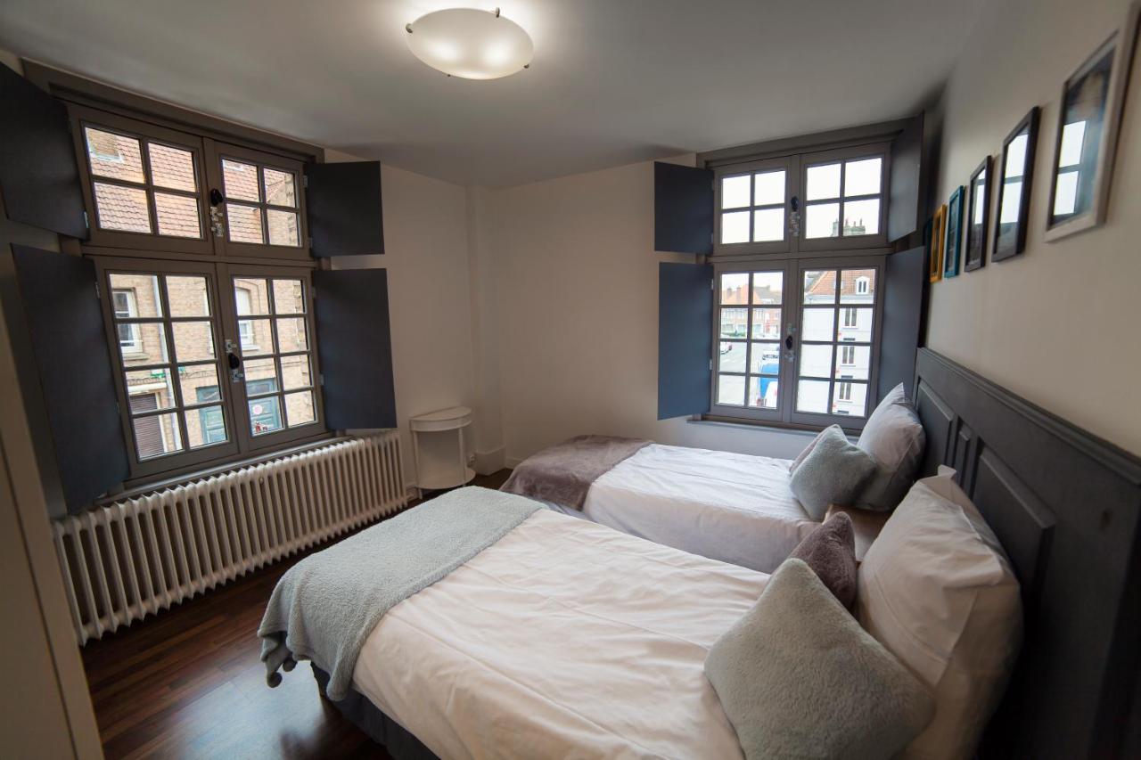 Bienvenue Chez Nous Bed and Breakfast Bergues Exteriör bild